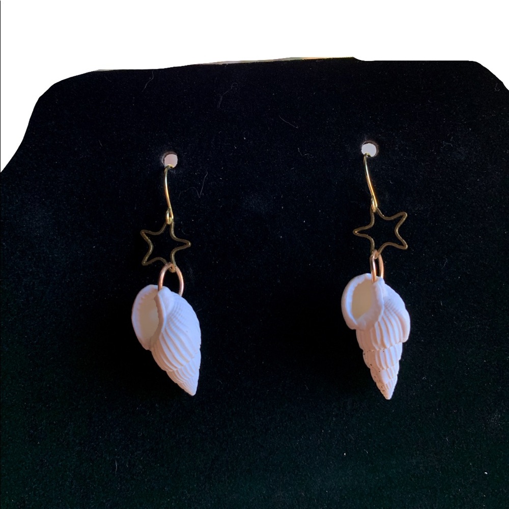 Shell Earrings with star